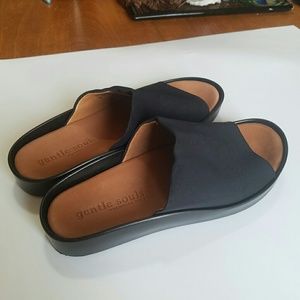 Kenneth Cole slip on sandals
